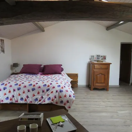 Domaine Des Fees منزل للإقامة *