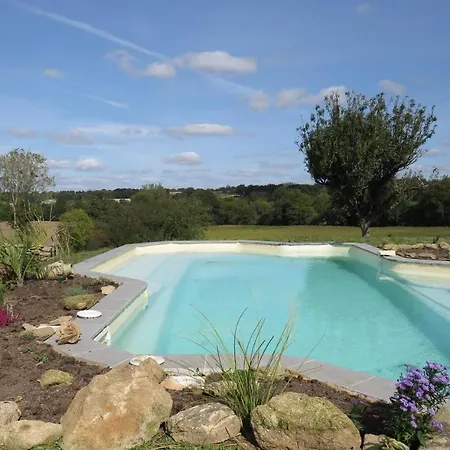 Проживание в семье Domaine Des Fees *