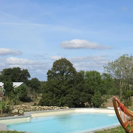 Проживание в семье Domaine Des Fees La Gaubretiere