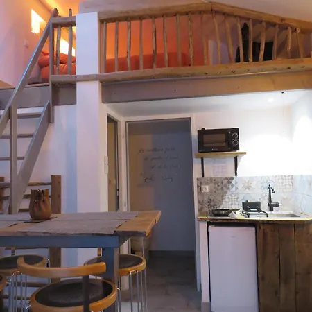 Domaine Des Fees منزل للإقامة